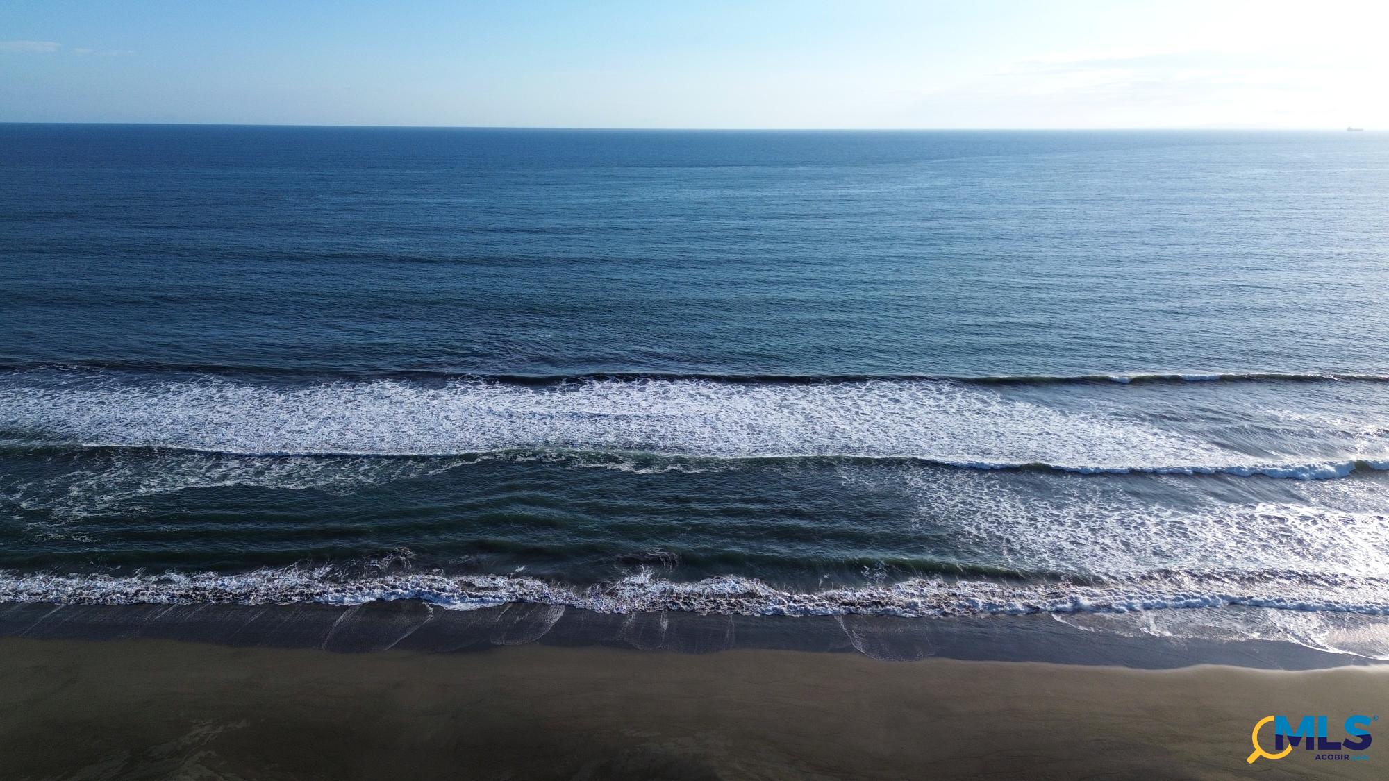 Gran terreno para construir en la playa