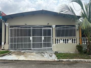 Se Alquila Hermosa Casa en Altos de Caceres Arraijan