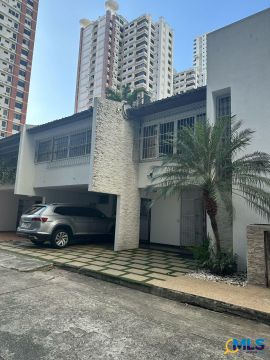 Venta de Casa Duplex en San Francisco