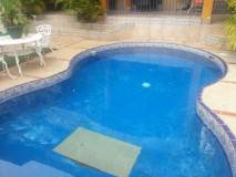 SE VENDE CASA DE 5R, 5BÑS, PISCINA, ETC EN URB, DOS MARES(negociable)